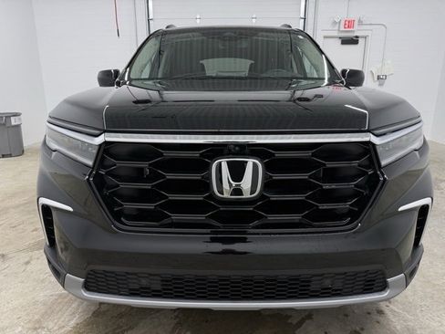 Certified 2025 Honda Pilot Elite image 2