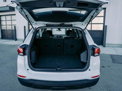 Used 2024 Chevrolet Equinox LS image 9