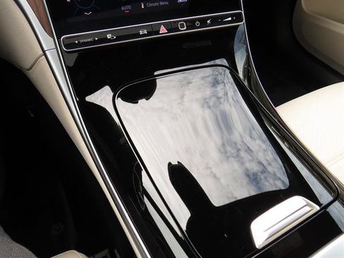 Used 2025 Mercedes-Benz C 300 4MATIC Sedan image 17