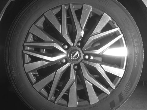 Used 2025 Nissan Altima 2.5 SV image 12