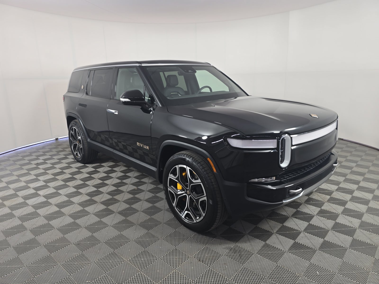 Used 2023 Rivian R1S Adventure Quad AWD/4WD image 7