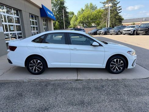 Certified 2025 Volkswagen Jetta S FWD image 10