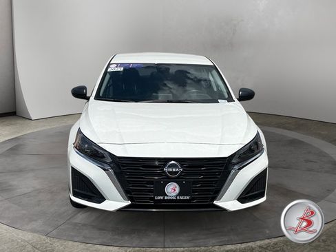 Used 2025 Nissan Altima 2.5 SV AWD/4WD image 2