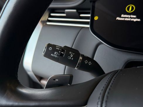 Used 2025 Land Rover Range Rover SE image 54
