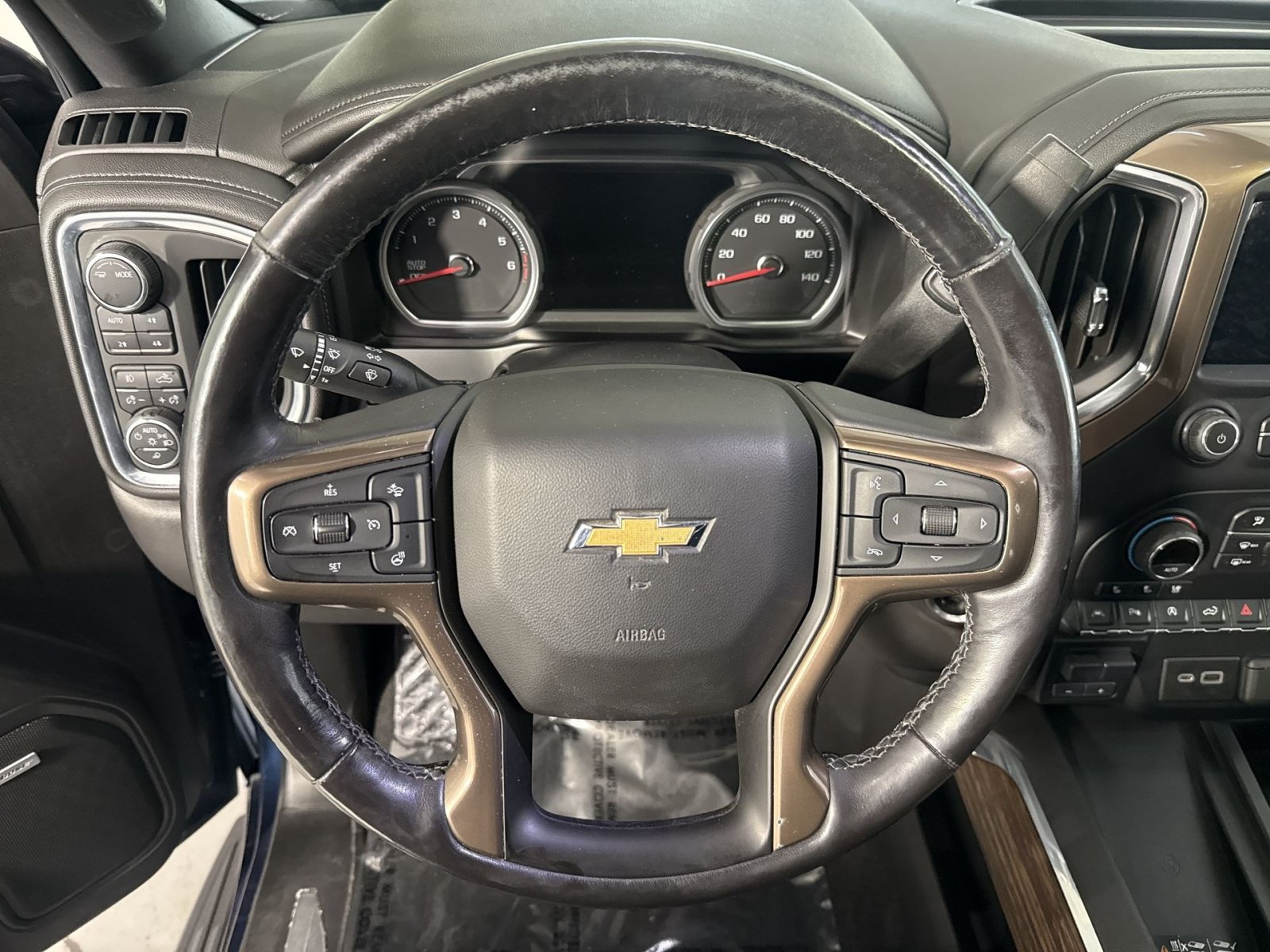 Used 2020 Chevrolet Silverado 1500 High Country w/ Technology Package AWD/4WD image 17