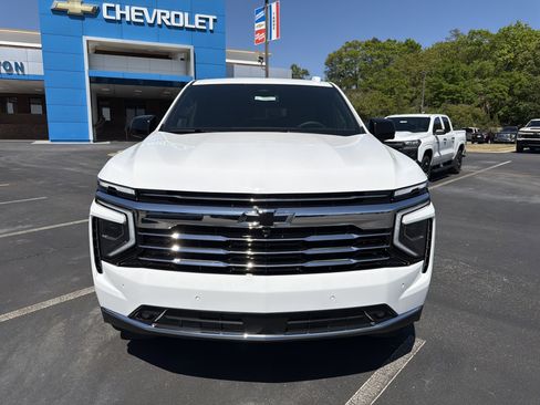 New 2026 Chevrolet Suburban LT w/ Comfort Package image 2