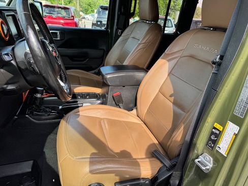 Used 2021 Jeep Wrangler Unlimited Sahara w/ Cold Weather Group AWD/4WD image 15