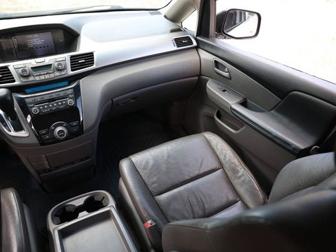 Used 2011 Honda Odyssey EX-L image 22