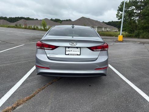 Used 2017 Hyundai Elantra SE FWD image 6