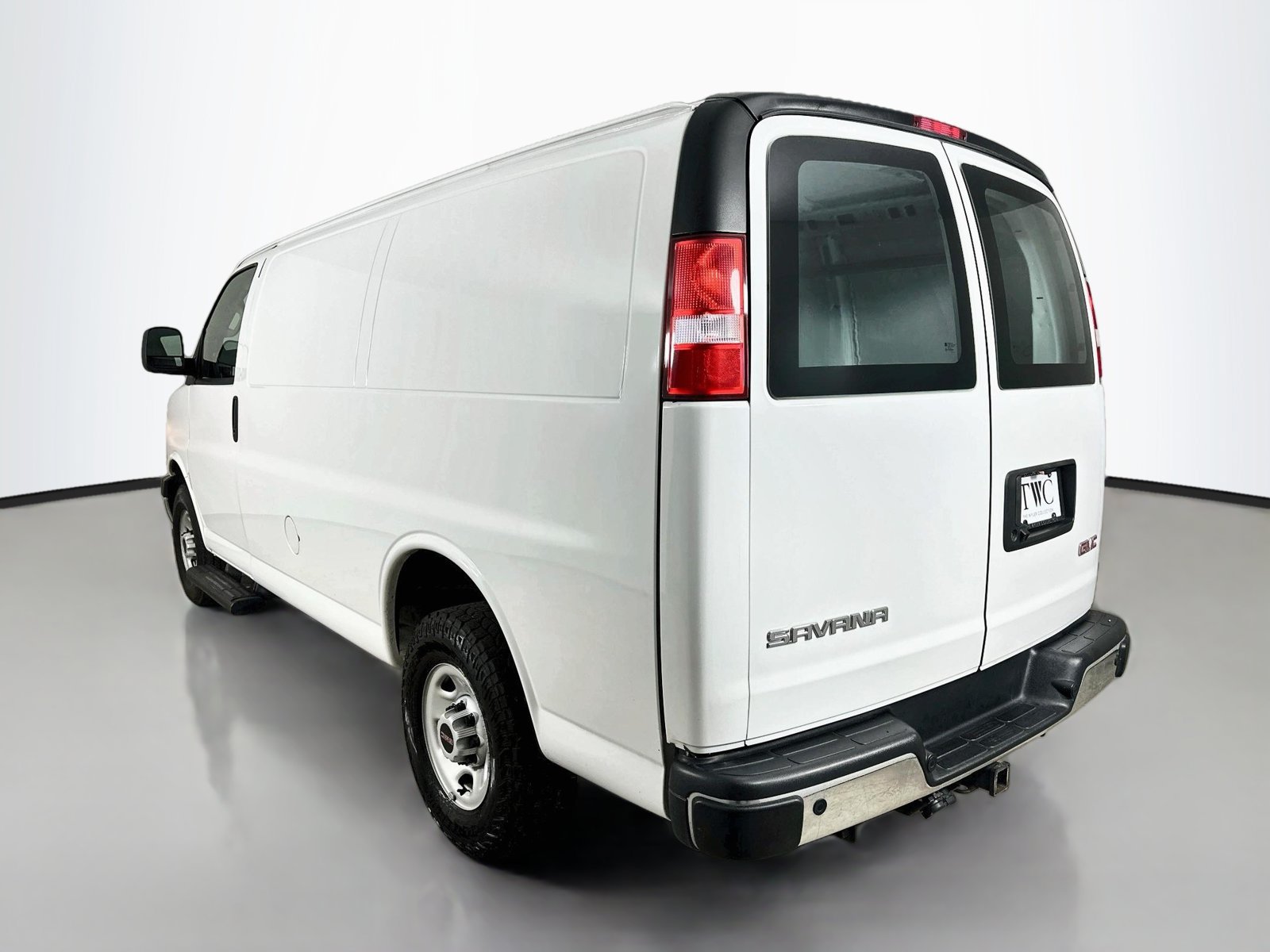 Used 2025 GMC Savana 2500 w/ Enhanced Convenience Package RWD image 7