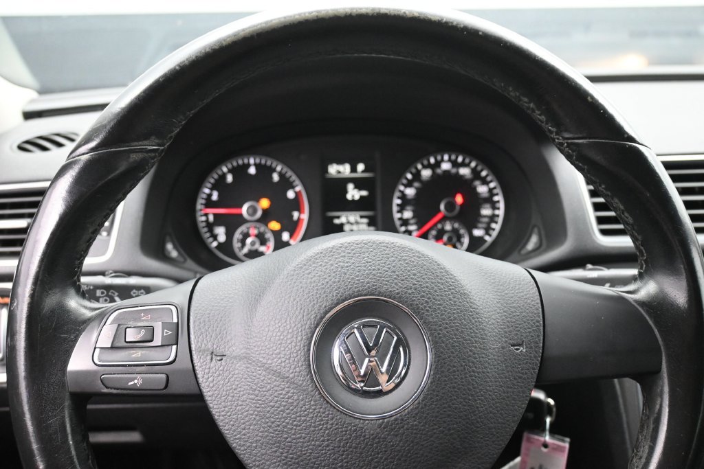 Used 2015 Volkswagen Passat 1.8T Wolfsburg Edition FWD image 13