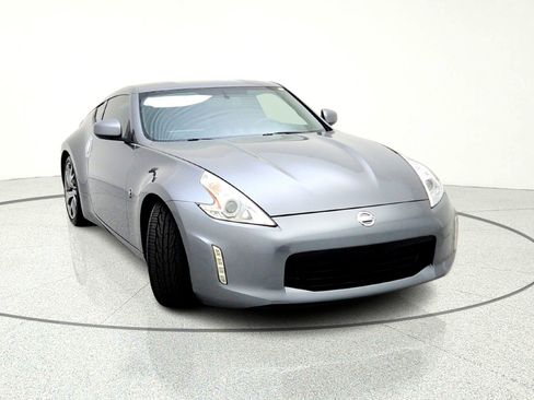 Used 2017 Nissan 370Z Sport image 5