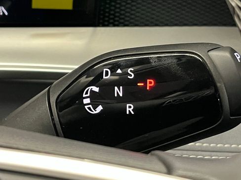 New 2025 Volkswagen Tiguan SE image 17