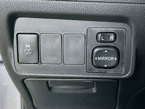 Used 2013 Toyota Corolla S image 25