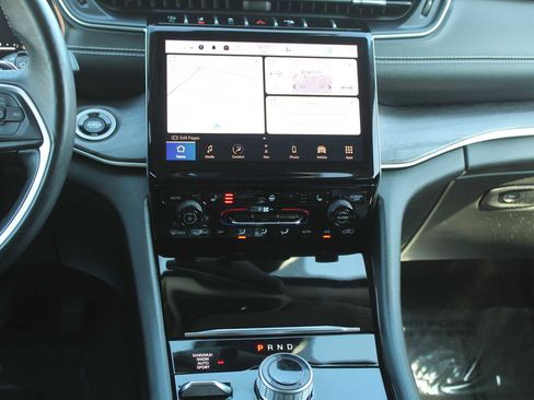 Used 2022 Jeep Grand Cherokee L Limited AWD/4WD image 19