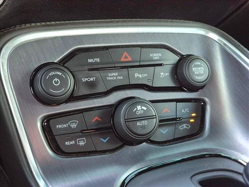 Used 2018 Dodge Challenger R/T RWD image 11