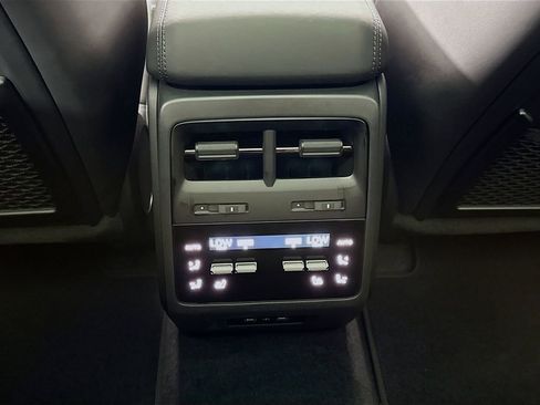 New 2026 Porsche Macan Electric image 28