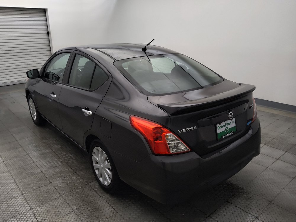 Used 2015 Nissan Versa SV FWD image 5