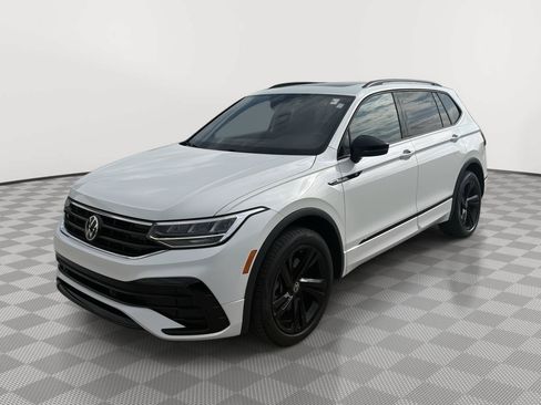 Used 2023 Volkswagen Tiguan SE R-Line FWD image 8