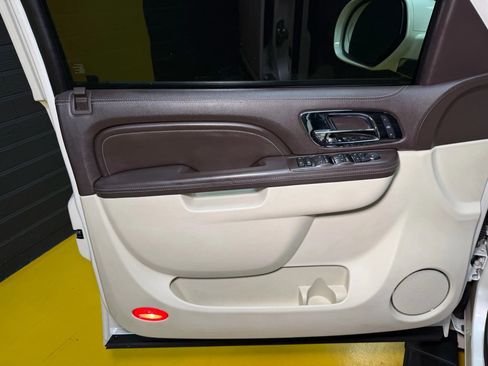 Used 2012 Cadillac Escalade Platinum image 36