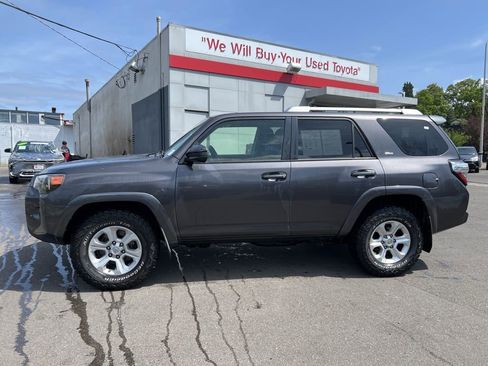 Used 2015 Toyota 4Runner SR5 RWD image 7