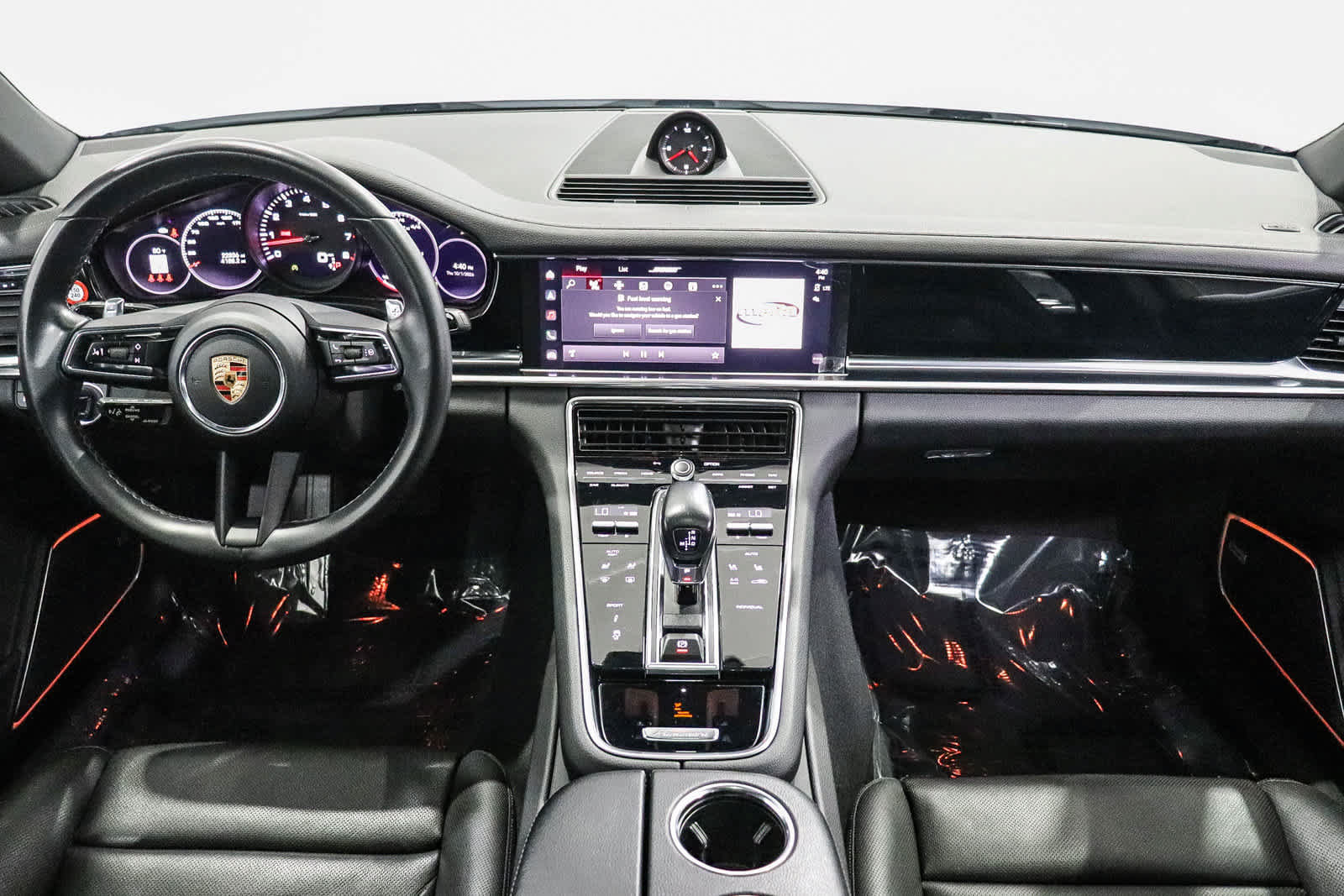 Used 2022 Porsche Panamera RWD image 16