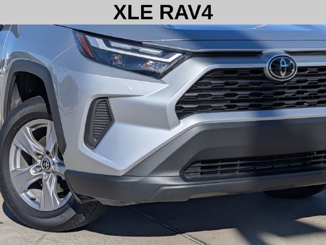 Used 2025 Toyota RAV4 XLE FWD image 3
