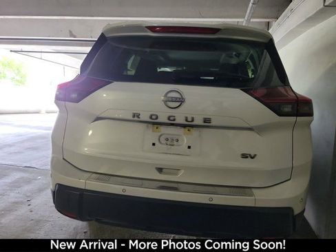 Certified 2024 Nissan Rogue SV w/ SV Premium Package FWD image 4