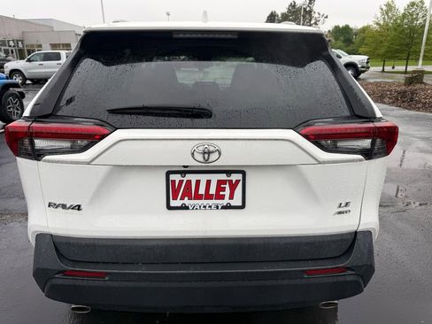 Used 2023 Toyota RAV4 XLE AWD/4WD image 4