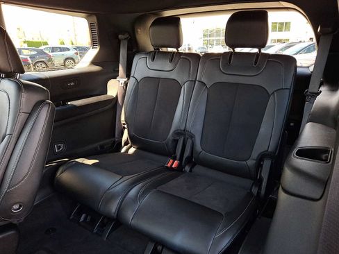 Used 2023 Jeep Grand Cherokee L Laredo AWD/4WD image 10