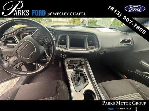 Used 2023 Dodge Challenger SXT RWD image 5