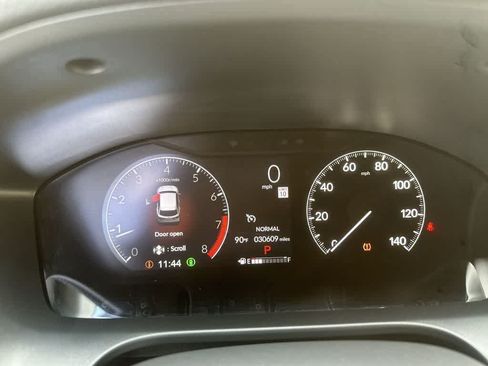 Used 2025 Honda HR-V Sport image 16