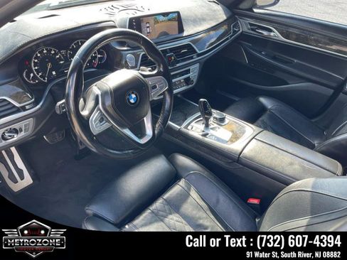 Used 2019 BMW 750i RWD image 18