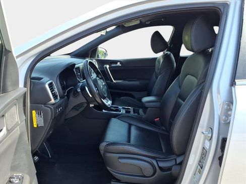 Used 2020 Kia Sportage S image 11