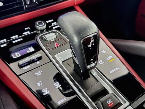 Used 2023 Porsche Cayenne AWD/4WD image 15