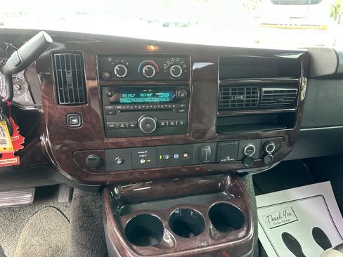 Used 2016 GMC Savana 2500 RWD image 40