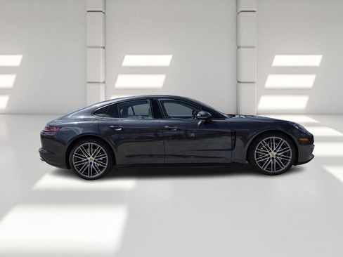 Used 2018 Porsche Panamera image 3