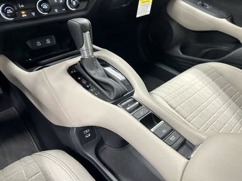 Certified 2027 Honda HR-V LX image 24