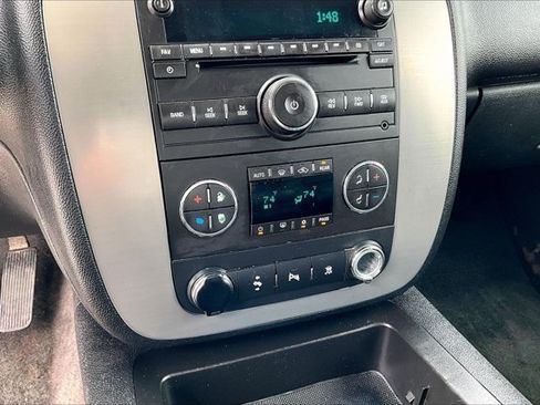 Used 2011 GMC Yukon SLT w/ SLT-2 Equipment Package AWD/4WD image 14