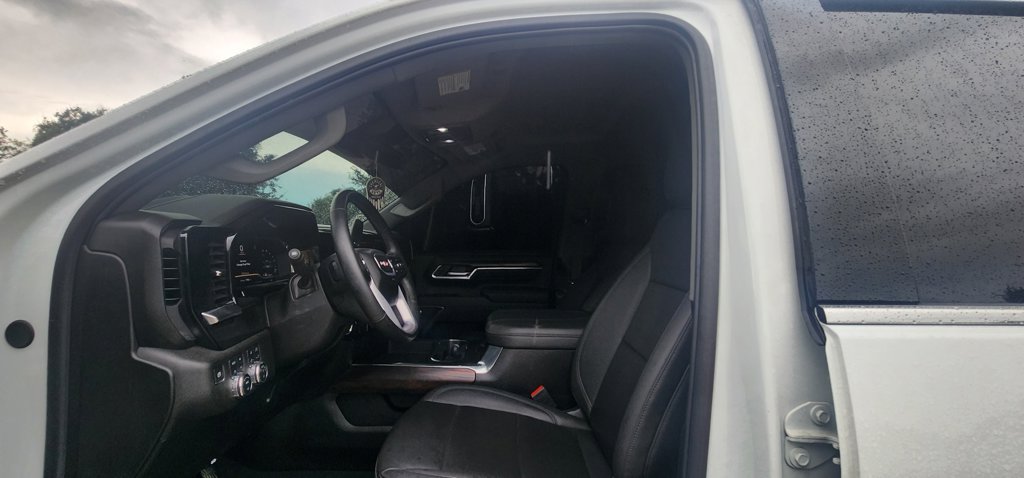 Used 2025 GMC Sierra 3500 SLT w/ SLT Convenience Package AWD/4WD image 17