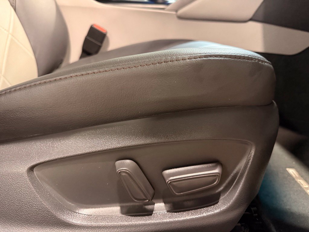 Used 2019 Toyota Camry XLE FWD image 33