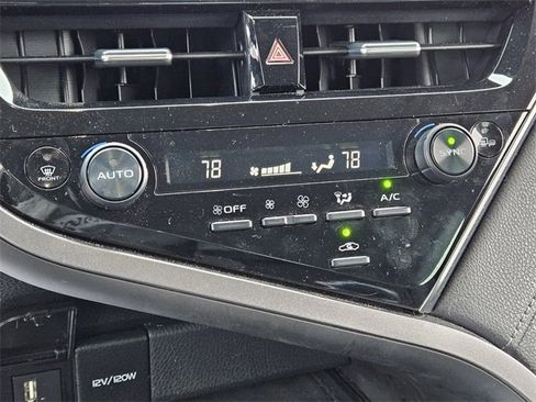 Used 2024 Toyota Camry SE image 19