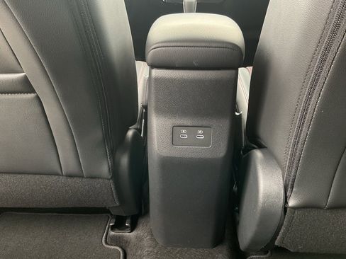 New 2025 Nissan Kicks SR image 18