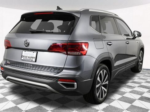 Used 2023 Volkswagen Taos SE w/ Panoramic Sunroof Package AWD/4WD image 17