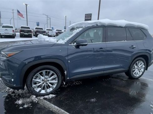 Used 2024 Toyota Grand Highlander Platinum image 6