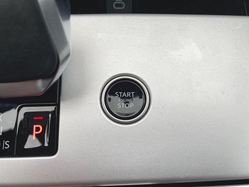 Used 2025 Land Rover Range Rover SE AWD/4WD image 17