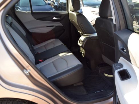 Used 2018 Chevrolet Equinox Premier FWD image 19