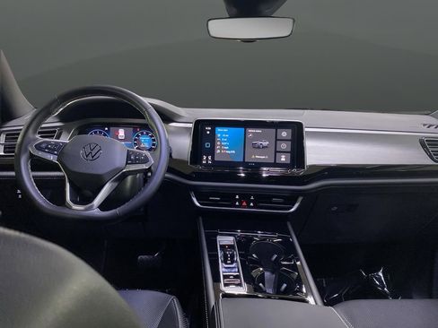 Used 2024 Volkswagen Atlas Cross Sport SE w/ Black Wheel Package image 5