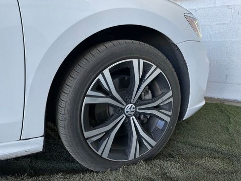 Used 2021 Volkswagen Passat 2.0T SE image 12