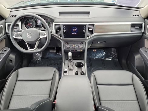 Used 2021 Volkswagen Atlas SE w/ Panoramic Sunroof Package image 13